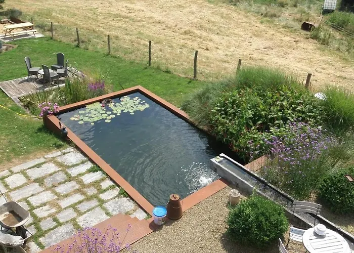 Le Sentier Des Etangs